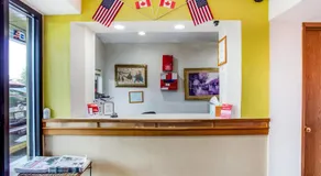 Arlington Motor Inn - Image 2
