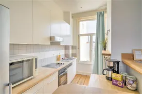 Elegant Duplex for 12 in Capital Street - Image 3