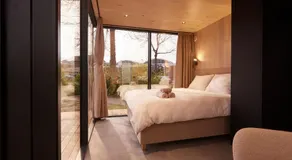 HANNAH Mirror Tiny House - Image 2
