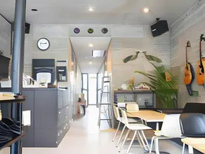 Kangaroo Hotel - Image 2