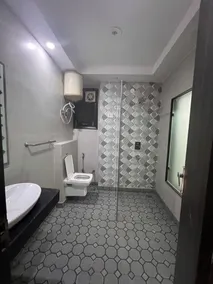 OYO Hotel Greeno - Image 5