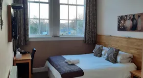 Grammar Lodge Guest House - Image 2