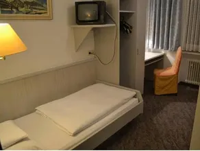 Hotel Ulmer Spatz - Image 2
