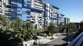 Luxury 2 BR , Pool Gym Parking Sydney CBD getaway - Image 5