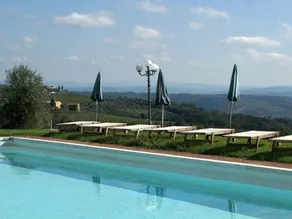 Bondegård med fælles pool blandt vingårde og olivenlunde - Image 3