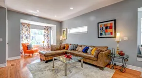 Spacious 5-BR House near Transit w Parking - Image 2