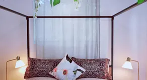 Oohlala - High ceiling shed studio retreat - Image 2