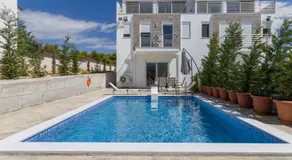 Enchanted Sunlit Villa Retreat - Image 2
