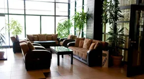 Everest Hotel - Image 4
