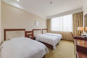 Holiday Inn Parkson Manor - Image 2