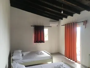 Guest House Piqeras - Image 1