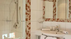 Ferienwohnung Schossleitner - der Wohlfühl-Ansitz am Wolfgangsee mit Weitblick - Image 2