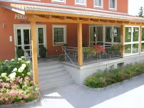 Hotel-Pension Scharl am Maibaum - Image 4