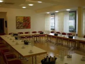 Art Hotel Ahlen - Image 3