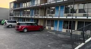 Lakeview Inn - Image 2