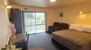 Avenue Heights Motel - Image 2