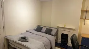 Spacious and cosy 4 Bed House in Beeston - Image 5
