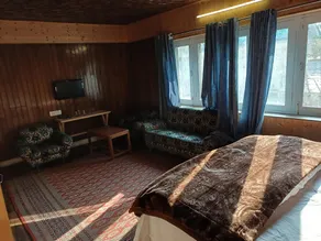 Hotel Haven Posh - Image 4