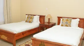 Pinetree Gardens Residence - Image 5