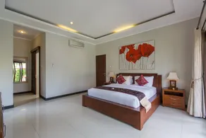 Spacious 3 Bedroom Villa featuring a Private Pool - Image 5