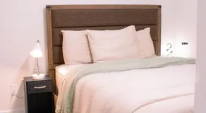 Modern Private 2-Bedroom Styld, Spacious & Comfy-Modern New 2-Bedroom Stylish, Spacious, Comfy & Nicely Furnished - Full Privacy - Image 2