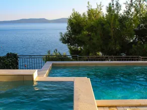 Voll ausgestattetes wunderschönes Apartment mit privatem Pool und Grill | Wasserblick - Image 3