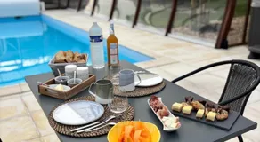 Un petit bout de Louisiane chambre d'hôtes avec Piscine et Petit Déjeuner - Image 2
