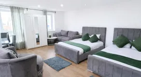 O2 Canary Wharf Excel Apartment with balcony & Parking - Image 2