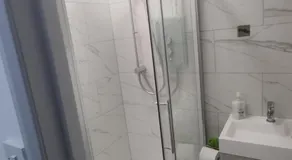 lakeside lodge - Image 5