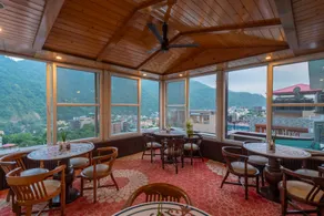 DLS Hotels On The Ganges - Image 4