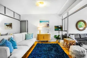 2BR Study Oasis in Beautiful Bulimba - Image 2