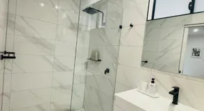 Modern Garden Studio by CENTERA- Near CBD and The Parade with Free Car Park - Image 2