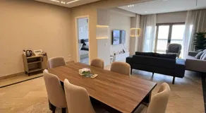 Lovely 4BR with direct nile view - Image 3