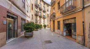 Balmes Flat Central Market by Invalencia - Image 4