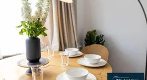 Stylish 5 bed home in Beeston - Image 3