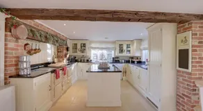 Lake Cottage - Image 4