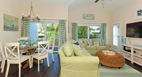 Seahorse Beach House managed by Beach Retreats - Image 2