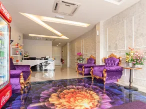 Zenz Hotel - Image 2