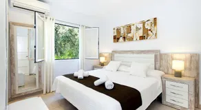 Villa Peyro by Villa Plus - Image 2