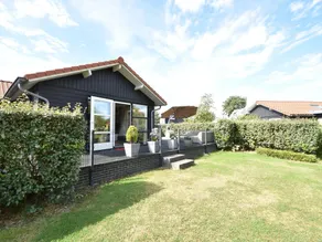 Alluring Holiday Home in Kattendijke with Terrace and Garden - Image 3