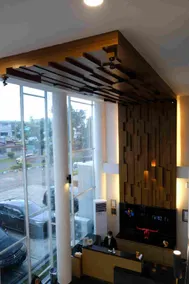 Splash Hotel - Image 3