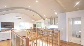 Spacious Coastal Retreat 5 Bdr - Image 4