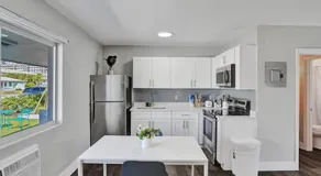 Pelican Studio with Full Kitchen and Patio - Image 3