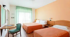 Little Hotel - Image 4