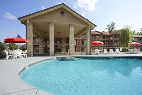 Days Inn By Wyndham Pigeon Forge South - Image 4