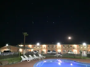 The River Inn & Suites - Image 3
