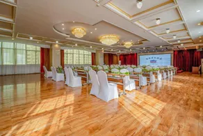 Ledu Hotel - Image 5