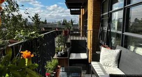 London City Island 1 Bedroom Luxury Apartments, Private Balcony - Image 3