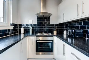 Balloch House -Spacious 3 bed house with on street parking - Image 4