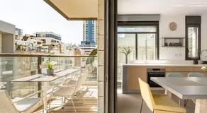 Luxury Beachside 3BR with Balcony - Image 3
